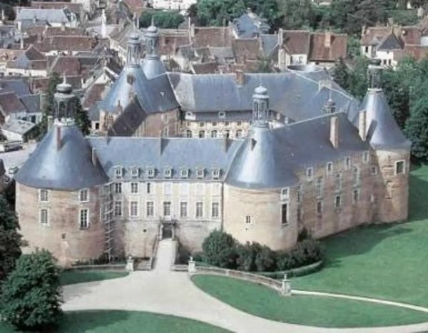 Лекция «Путешествия по миру. Замок Сен-Фаржо»