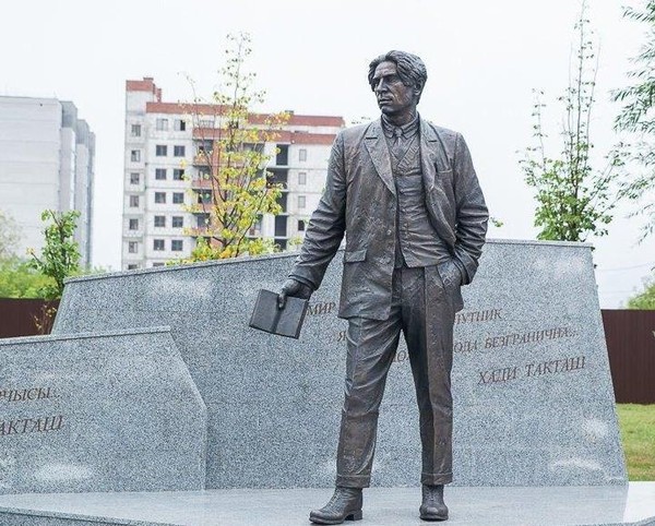 «Певец правды и красоты»