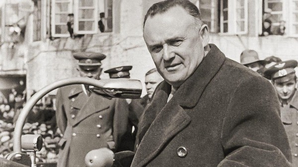 Информационный час «Главный конструктор будущего»