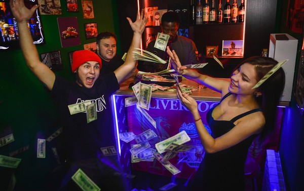 Карты, деньги, два ствола