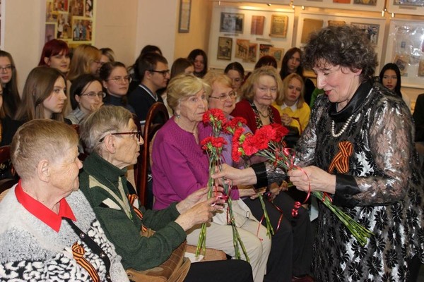 Литературно-музыкальная композиция «Вы слышите, грохочут сапоги…»