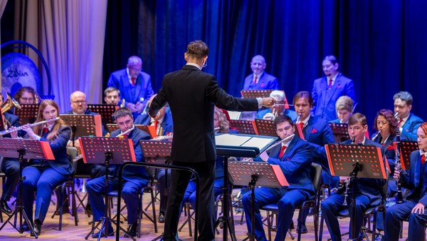 Программа «Старый Новый год с духовым оркестром»