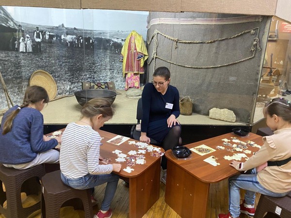 Этнографическая игра-экскурсия «Что нам стоит дом построить?»