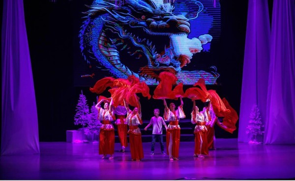 Спектакль «В погоне за Новым годом!»