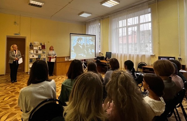 Литературно-музыкальная композиция «В горнице моей светло…»