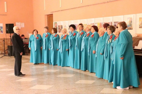 Вечер отдыха «Новогодний хоровод дружбы»