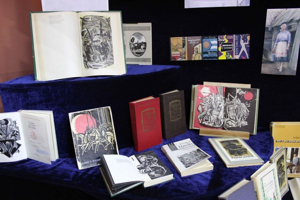 Выставка «Свет пера и мысли»