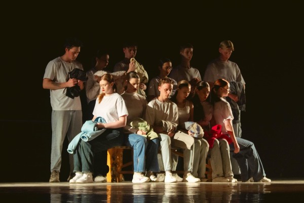 Спектакль «Выйти к свету»