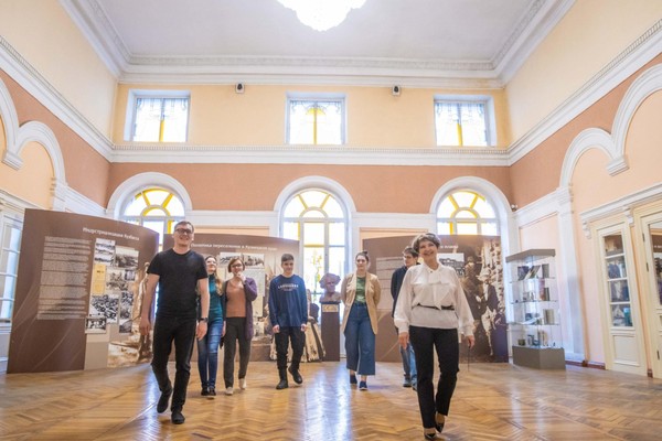 Обзорная экскурсия «От городской библиотеки Щегловска до главной библиотеки Кузбасса»