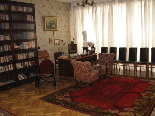 Интерактивная лекция «Д. Н. Медведев – автор книги о сильных духом»