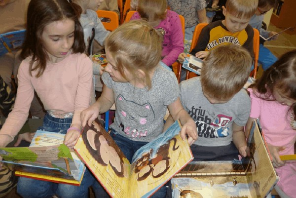 Экскурсия «Почитаем, поиграем, много нового узнаем»