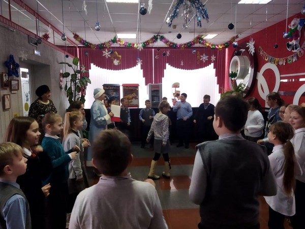 Игровая программа «Староновогодний серпантин»