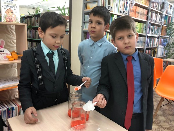 Эксперимент-шоу «Почему снег белый?»