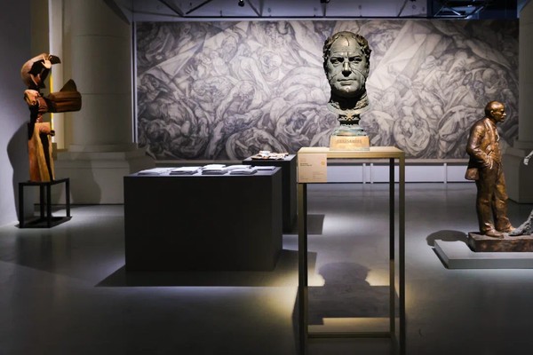 200 лет. Юбилейная выставка университета им. Строганова