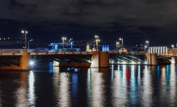 Роман Андрея Белого «Петербург» в контексте развития петербургской темы в литературе