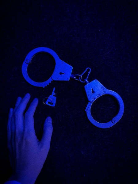 Ночь. Театр. Детектив