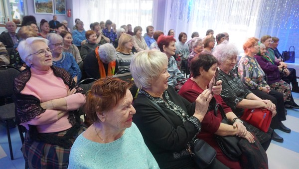 Праздничная программа «Свет Рождественской звезды» для старшего поколения