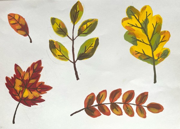 Выставка работ «Этюды осенних листьев»