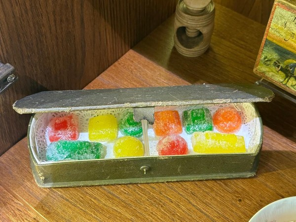 История экспоната «Кондитерская коробка»