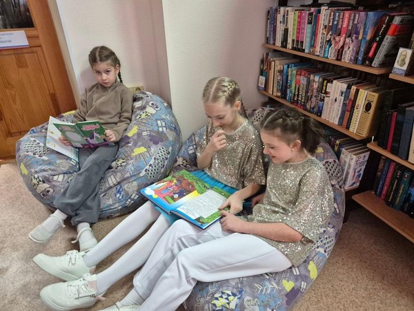 Книжно – иллюстративная выставка «Сила в единстве»