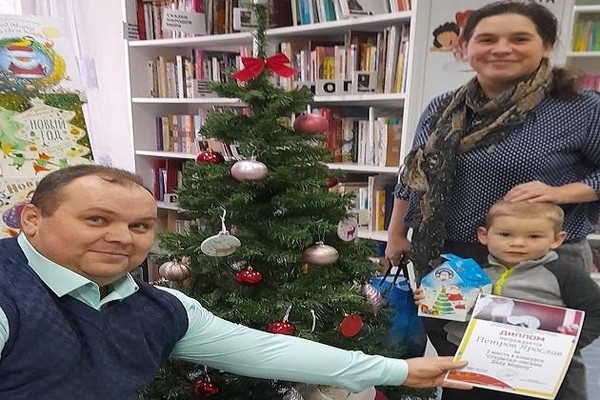 Просветительская акция «Новогодние семейные чтения вслух»