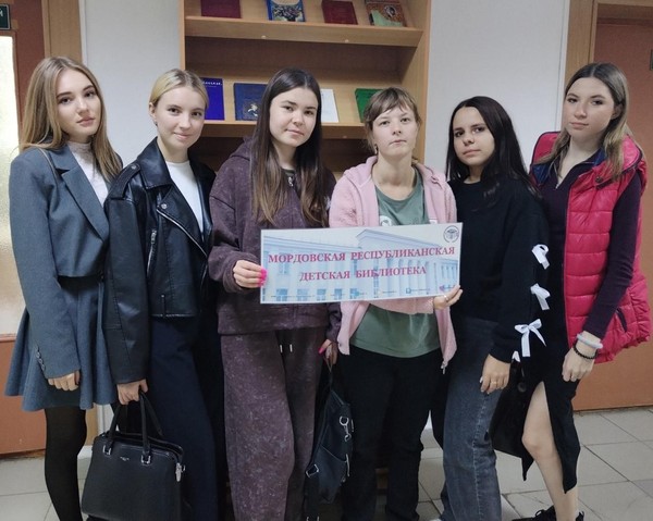 «Издано библиотекой: в помощь патриотическому воспитанию»: выставка