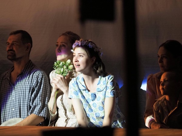 Спектакль «Заходите, раз пришли»