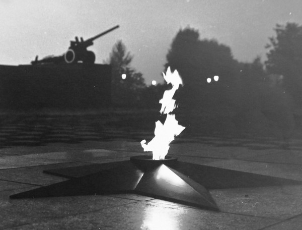 Экскурсия по выставке «Нет имени, есть звание солдата!»