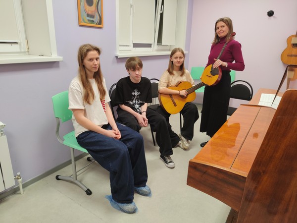 Познавательный час «Посчитаем струны»