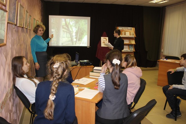 Литературный променад «Жил-был дом. Истории из жизни литературных домов и их обитателей»