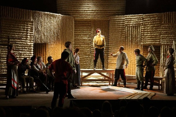 Спектакль «Тихий Дон. Истоки. Берега»