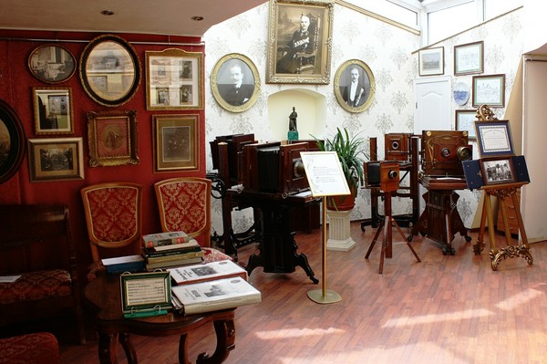 «Бродячая собака» возвращается: Гумилёв, Ахматова, Маяковский, Прокофьев, Вертинский и другие