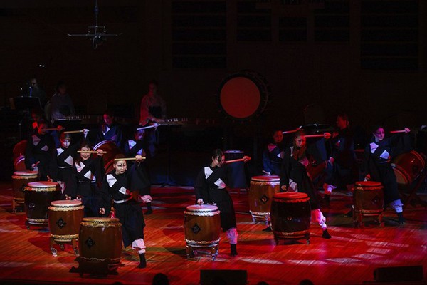 Шоу японских барабанов