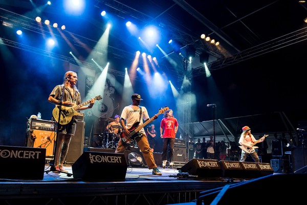 Footstep, Boss Trick, Линия бикини, Магнолия