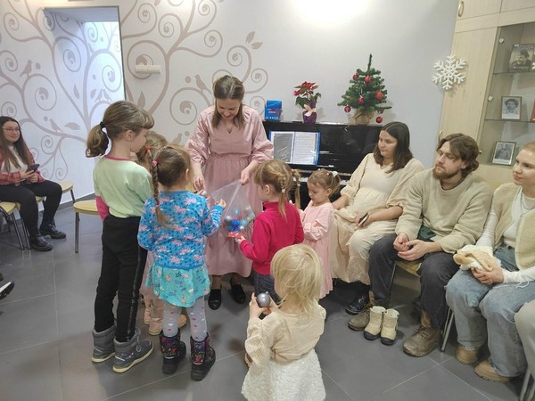 Литературно–музыкальная гостиная «Светлый мир Рождества»