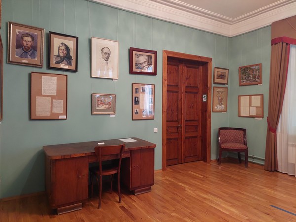 Выставка к 80-летию поэта Н.И. Поснова «Вечная радость моя»