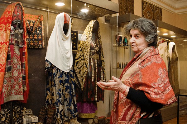 Лекция «Дагестанский костюм: язык народа, зашифрованный в ткани»