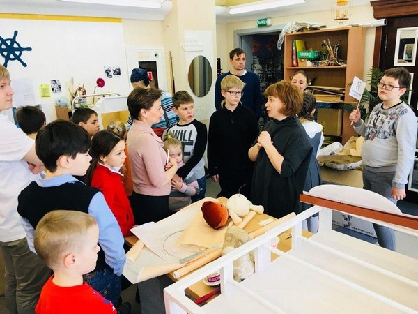 Программа «Путешествие по закулисью ХМТК»