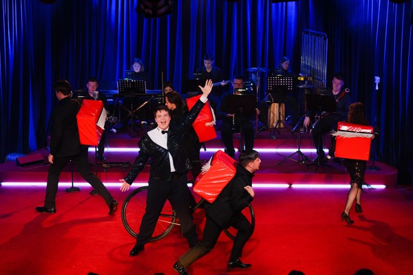 Спектакль «Чертова доставка»