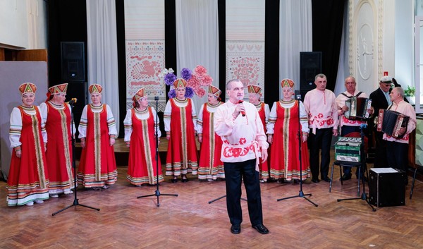 Праздничная программа «Крещенская играй гармонь»