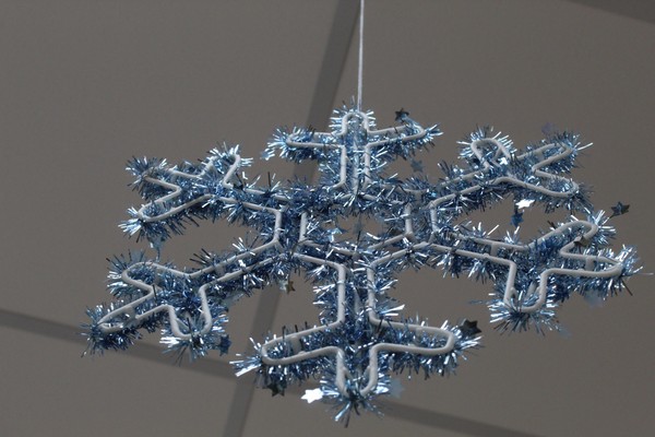 Нескучный выходной. Мастер-класс по вырезанию снежинок из бумажных салфеток