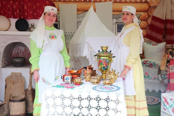 Познавательный час «Возвращение к истокам. Традиции русского и татарского народов»