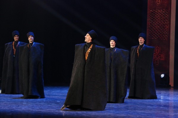 «Связующая нить: Глубинные смыслы и секреты мастерства в народной традиции»