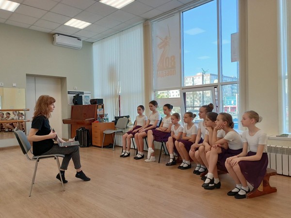 Познавательный час «Родные традиции»