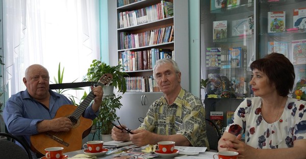 Читательские посиделки «Умылась Россия живою водою»