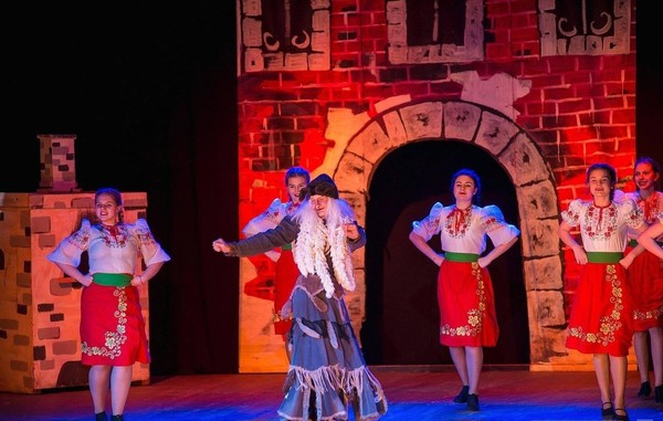 Спектакль «А в душе Баба-яга – снежинка!»