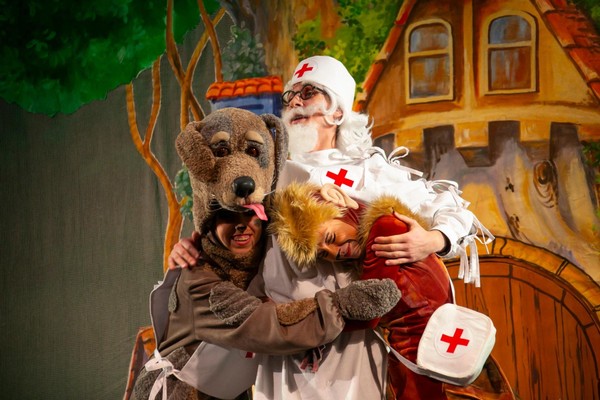 Новогоднее представление «Айболит и Бармалей»