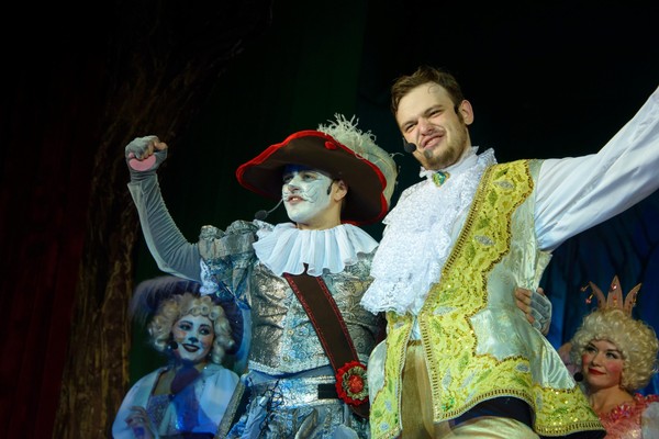 Сказка-мюзикл «Муррр-киз де ля Кот»