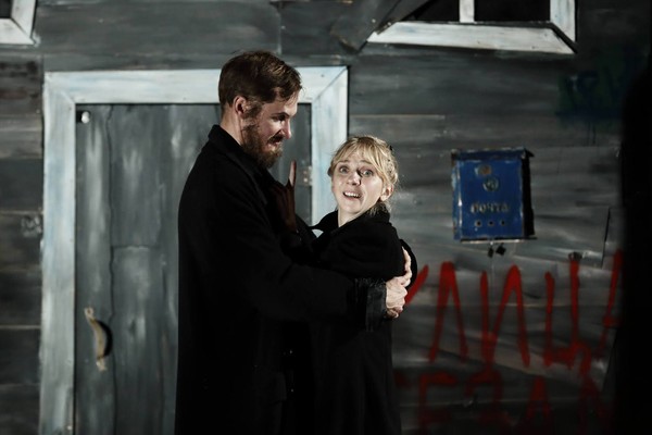 Собака с дамочкой