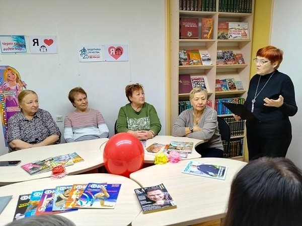 Литературный час «И пусть стихов серебряные струны…»